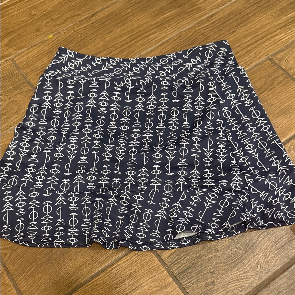 Chic Navy Women's Mini Skirt with White Pattern